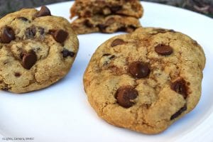 Healthy Chocolate Chip Cookies are soft, chewy and buttery chocolate chip cookies that are gluten free, dairy free and vegan! #healthycookies #chocolatechipcookies #glutenfreecookies #dairyfreecookies #healthychocolatechipcookies #cookierecipe